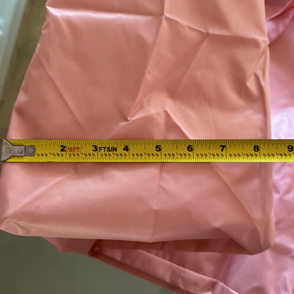 2 PACK BUNDLE DUFFLE BAGS ONE PINK ONE BLACK NEW IN PACKAGE W LUGGAGE SLEEVE - Picture 3 of 6